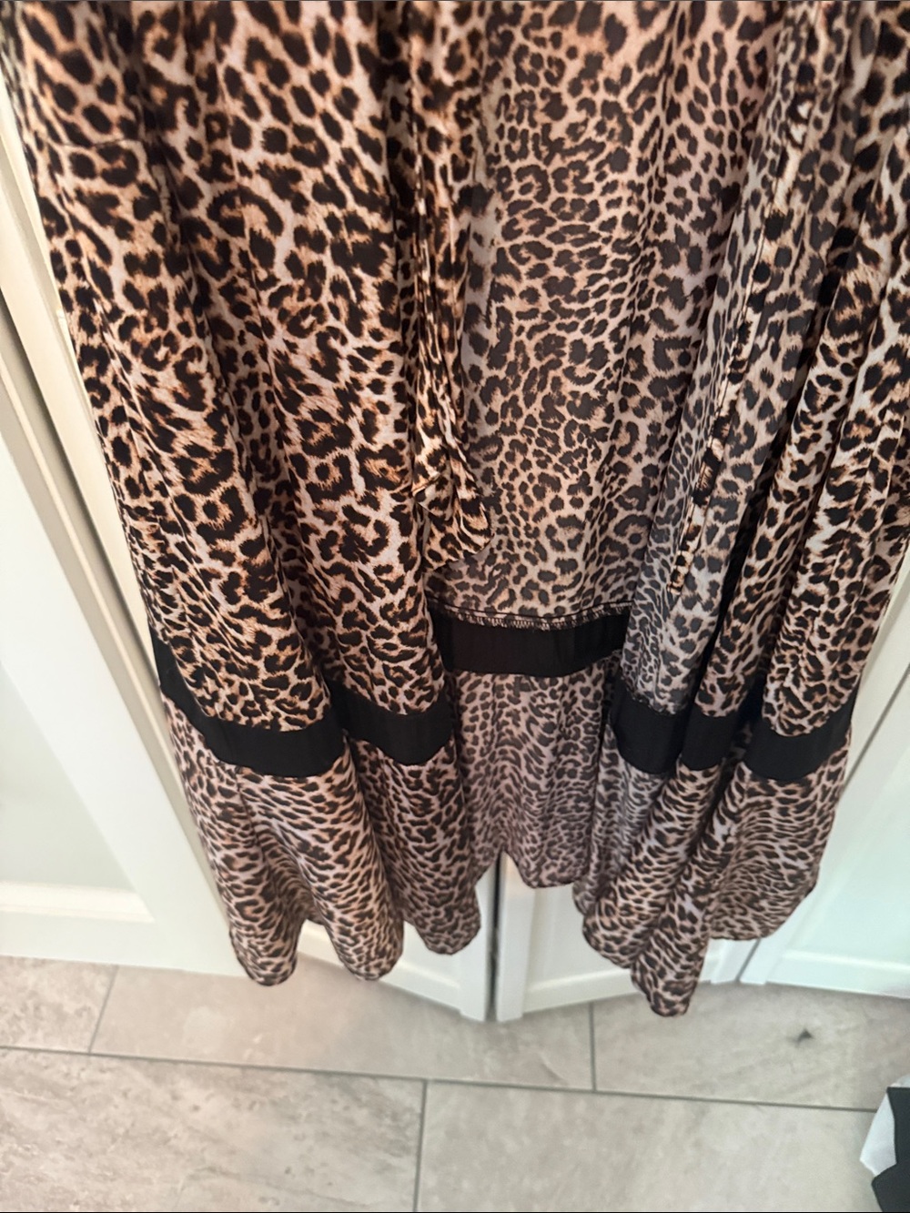 Leopard Print Ruffle robe - Picture 4 of 4